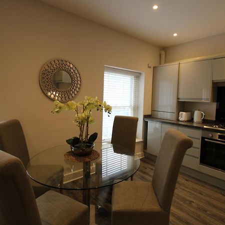 The Warren @ Short Stays Basingstoke Eksteriør bilde